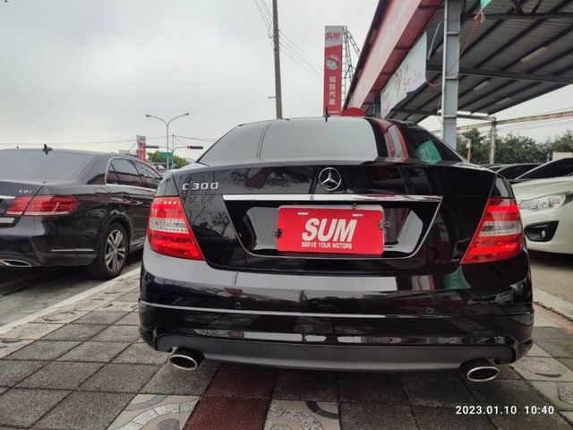 正2009 BENZ W204 C300 新上架只要28.8萬 輕鬆圓夢三芒星 入主賓士炙手可熱C-CLASS  第5張相片
