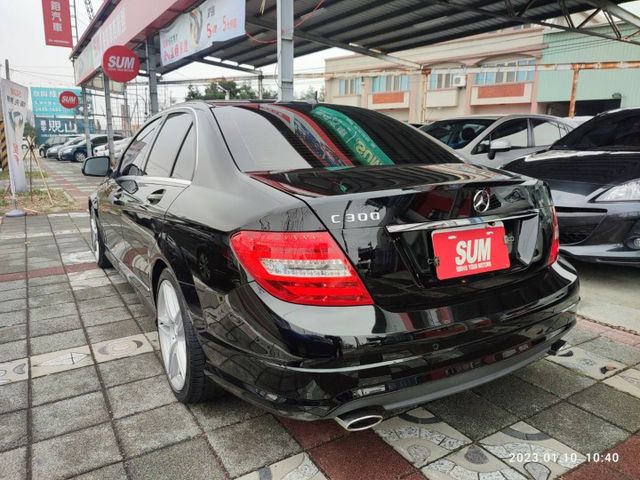正2009 BENZ W204 C300 新上架只要28.8萬 輕鬆圓夢三芒星 入主賓士炙手可熱C-CLASS  第7張相片