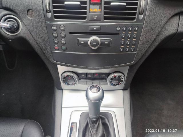 正2009 BENZ W204 C300 新上架只要28.8萬 輕鬆圓夢三芒星 入主賓士炙手可熱C-CLASS  第15張相片