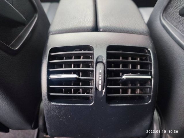 正2009 BENZ W204 C300 新上架只要28.8萬 輕鬆圓夢三芒星 入主賓士炙手可熱C-CLASS  第16張相片