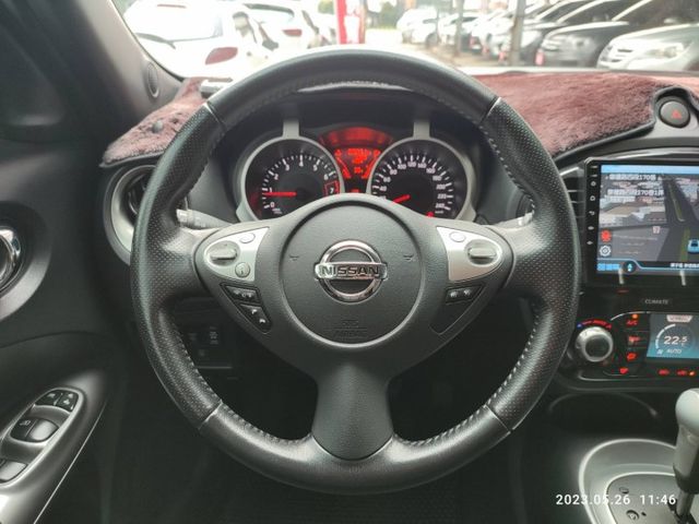 日產JUKE TURBO 4WD HID實跑2萬多公里加選原廠360環景 全車原漆認證車新車價128萬190匹強悍馬力  第10張相片