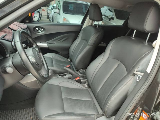 日產JUKE TURBO 4WD HID實跑2萬多公里加選原廠360環景 全車原漆認證車新車價128萬190匹強悍馬力  第13張相片