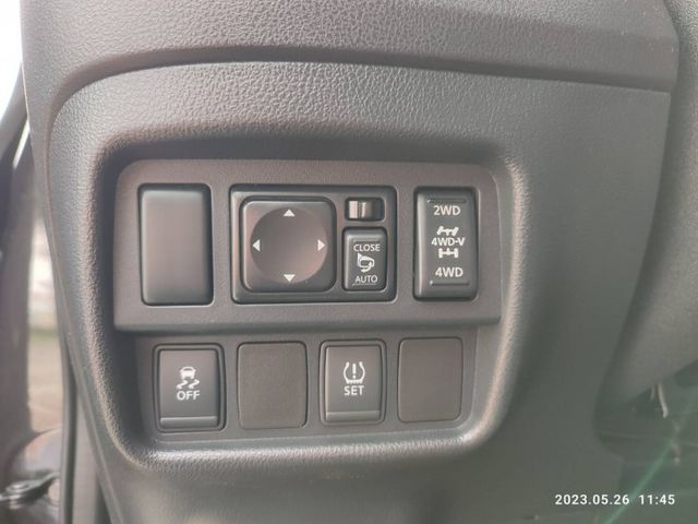 日產JUKE TURBO 4WD HID實跑2萬多公里加選原廠360環景 全車原漆認證車新車價128萬190匹強悍馬力  第17張相片