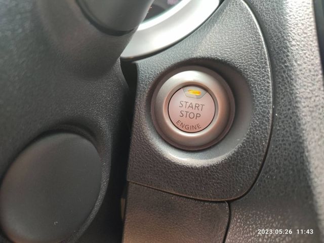 日產JUKE TURBO 4WD HID實跑2萬多公里加選原廠360環景 全車原漆認證車新車價128萬190匹強悍馬力  第18張相片