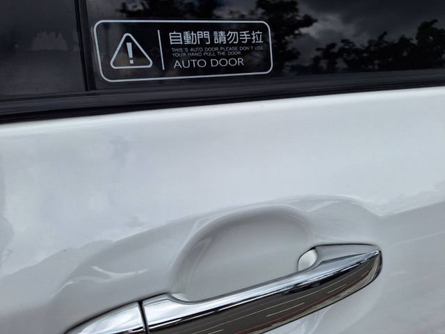 2016豐田SIENNA 七人座豪華休旅車 電動滑門 電動座椅 大螢幕 定速..挑戰全台最優惠價  第8張相片