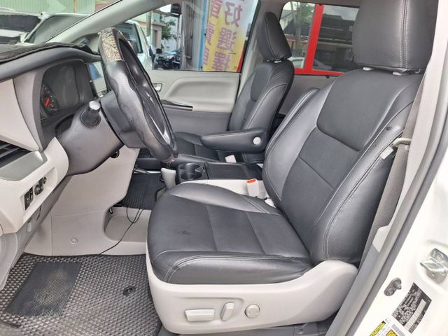 2016豐田SIENNA 七人座豪華休旅車 電動滑門 電動座椅 大螢幕 定速..挑戰全台最優惠價  第9張相片