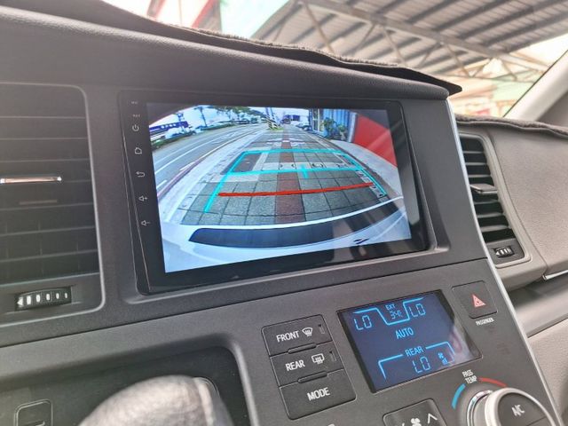 2016豐田SIENNA 七人座豪華休旅車 電動滑門 電動座椅 大螢幕 定速..挑戰全台最優惠價  第15張相片