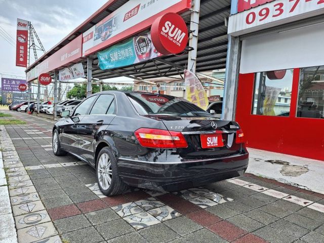 正2011 E220CDI 天窗 電動記憶真皮座椅 總代理全台唯一釋出 台中一手車 無事故 無泡水...歡迎鑑賞  第5張相片