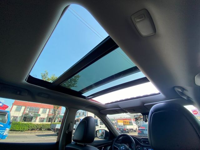 2018 Nissan X-Trail 2.5 頂級旗艦科技版/原鈑件引擎煞車輔助/足感應電動尾門/雙區恆溫空調/電動椅  第17張相片