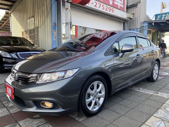 2013年  CIVIC  1.8  VTI  K14 好開 有力 養護不費心 全車原鈑件 內裝外觀氣氛佳 首購族首選  第1張相片