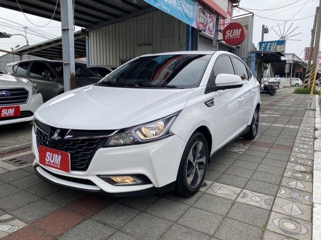 2016年 Luxgen  S3  1.6L 尊爵型 原鈑件 環景 定速 恆溫  倒車顯影 舒適安全 小資族首選代步款  第1張相片