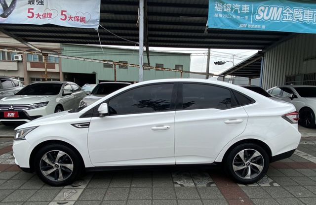 2016年 Luxgen  S3  1.6L 尊爵型 原鈑件 環景 定速 恆溫  倒車顯影 舒適安全 小資族首選代步款  第9張相片