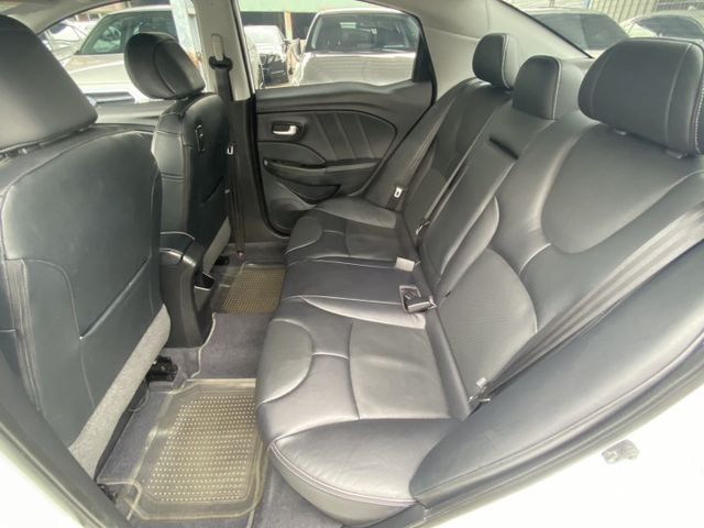 2016年 Luxgen  S3  1.6L 尊爵型 原鈑件 環景 定速 恆溫  倒車顯影 舒適安全 小資族首選代步款  第14張相片