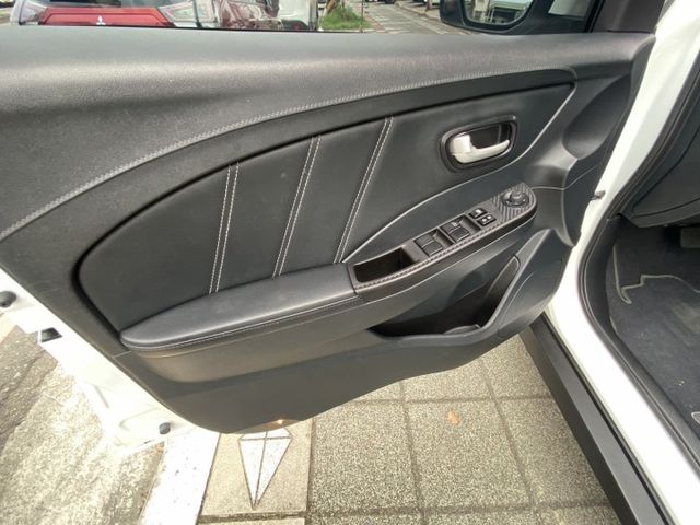 2016年 Luxgen  S3  1.6L 尊爵型 原鈑件 環景 定速 恆溫  倒車顯影 舒適安全 小資族首選代步款  第15張相片