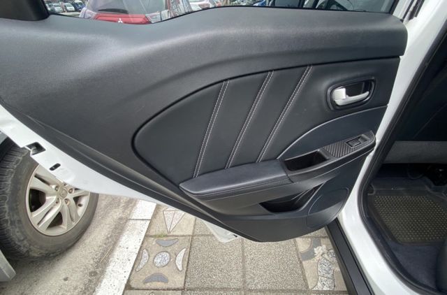 2016年 Luxgen  S3  1.6L 尊爵型 原鈑件 環景 定速 恆溫  倒車顯影 舒適安全 小資族首選代步款  第16張相片