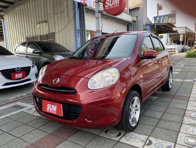 2018年 Nissan  March  1.5cc 傳奇版 原鈑件 外型圓潤可愛 小巧靈活 寬敞空間 最貼心的都市小車  第1張相片