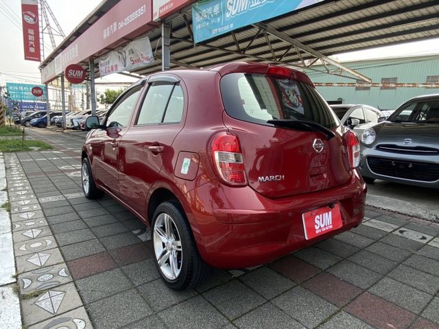 2018年 Nissan  March  1.5cc 傳奇版 原鈑件 外型圓潤可愛 小巧靈活 寬敞空間 最貼心的都市小車  第4張相片