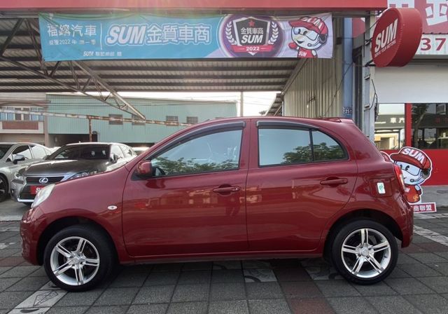 2018年 Nissan  March  1.5cc 傳奇版 原鈑件 外型圓潤可愛 小巧靈活 寬敞空間 最貼心的都市小車  第9張相片