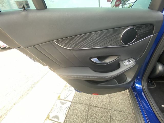 2021年式 M-BENZ GLC300 AMG 4MATIC 2.0 總代理 輕油電 僅跑5萬公里 最暢銷德系休旅車  第18張相片