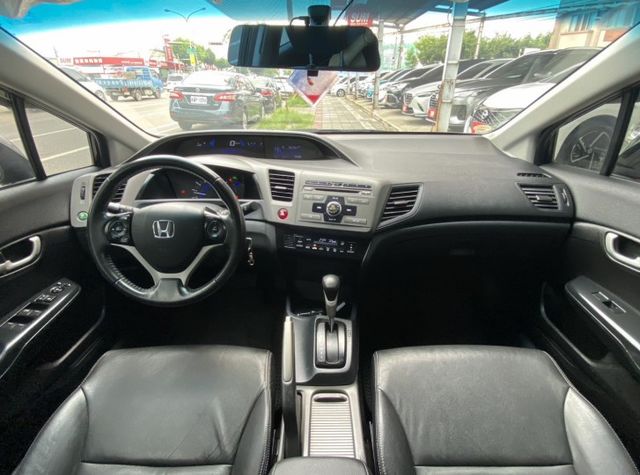 2012年 HONDA  Civic  K14  1.8  VTi 原鈑件 恆溫 定速 舒適好開 養護不費心 經典不敗款  第12張相片