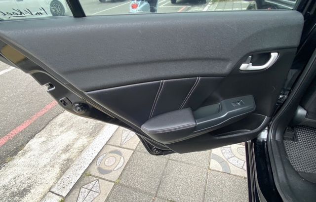 2012年 HONDA  Civic  K14  1.8  VTi 原鈑件 恆溫 定速 舒適好開 養護不費心 經典不敗款  第16張相片