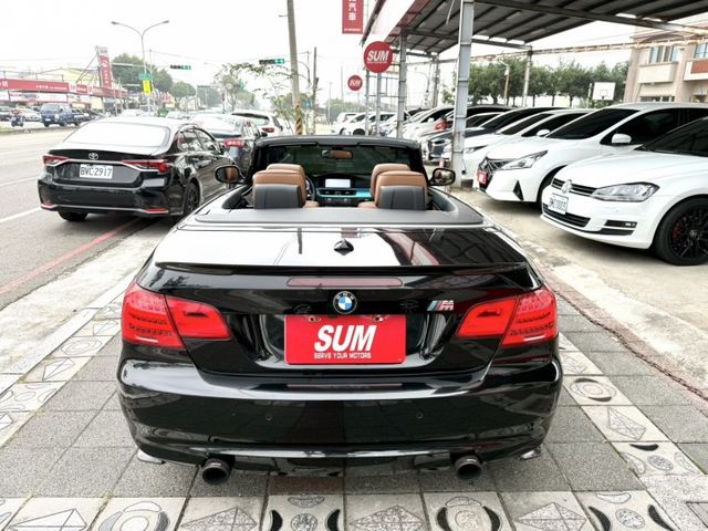 2010年 BMW  335i Convertible 雙門硬頂敞篷轎跑 大馬力 市場稀有車種 魅力十足 開出去就是帥  第6張相片