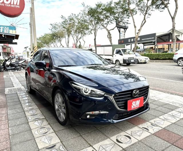 2019年 Mazda 3 5D 2.0 尊榮安全版 原鈑件 ACC跟車 恆溫 電動座椅 魂動美型設計 年輕人的愛款  第3張相片