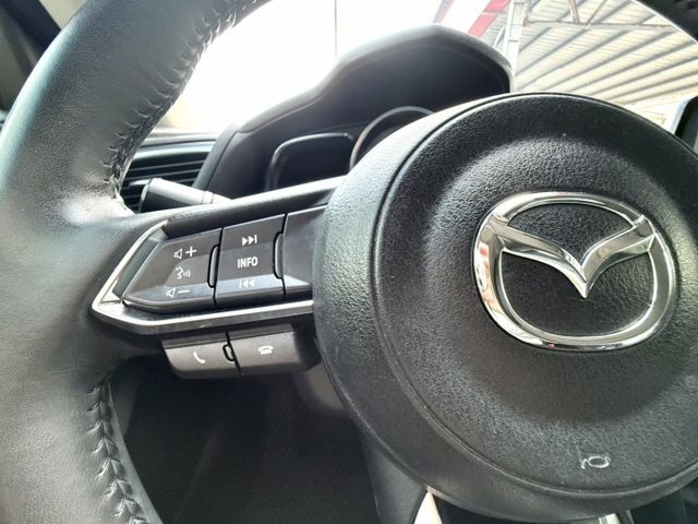 2019年 Mazda 3 5D 2.0 尊榮安全版 原鈑件 ACC跟車 恆溫 電動座椅 魂動美型設計 年輕人的愛款  第13張相片