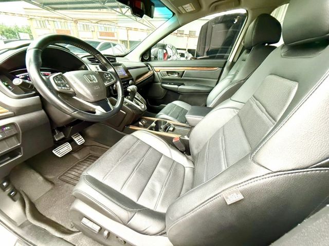 2019年 HONDA CR-V 1.5S 原鈑件 渦輪增壓 ACC 全景天窗 電尾門 空間超大又省油 市場熱銷運動休旅  第15張相片