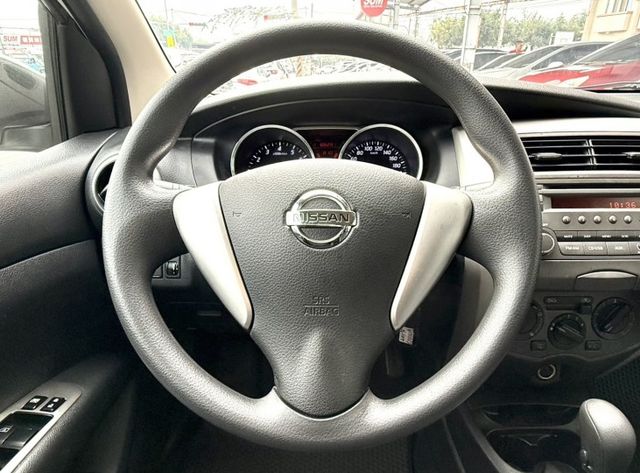 2015年 Nissan LIVINA 1.6 行家版 里程少 車頂旅行架 內外極美 舒適空間 全家人愉悅出遊的好選擇  第11張相片