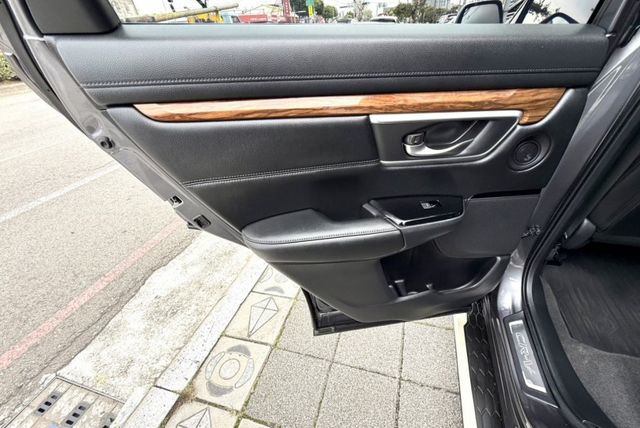 2023年 HONDA  CR-V  1.5  S版 原鈑件 全景天窗 ACC跟車 換檔撥片 環景影像 超熱銷運動休旅車  第18張相片
