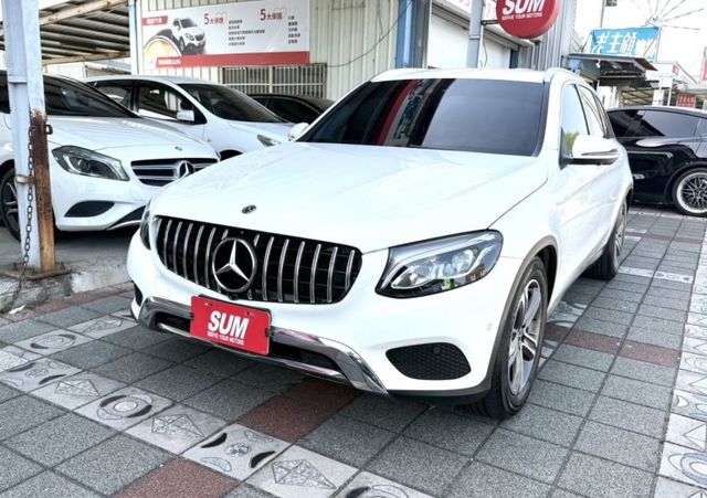 2019年 M-Benz GLC 220d 4MATIC 柴油 總代理 原鈑件 環景影像 電動座椅 豪華大空間運動休旅車  第1張相片