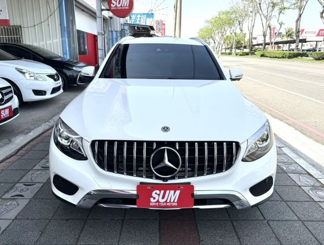 2019年 M-Benz GLC 220d 4MATIC 柴油 總代理 原鈑件 環景影像 電動座椅 豪華大空間運動休旅車  第2張相片