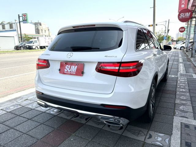 2019年 M-Benz GLC 220d 4MATIC 柴油 總代理 原鈑件 環景影像 電動座椅 豪華大空間運動休旅車  第4張相片