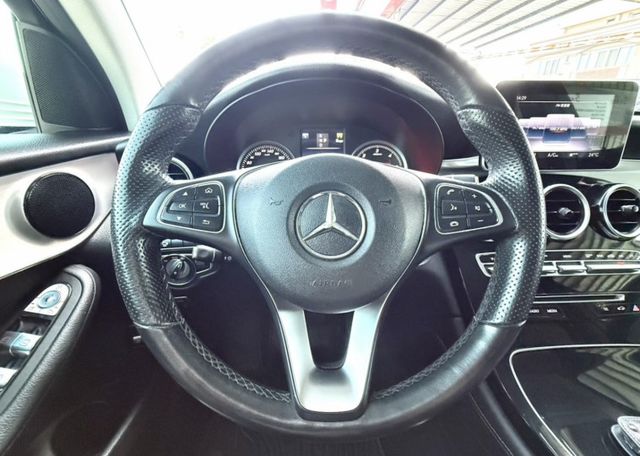 2019年 M-Benz GLC 220d 4MATIC 柴油 總代理 原鈑件 環景影像 電動座椅 豪華大空間運動休旅車  第11張相片