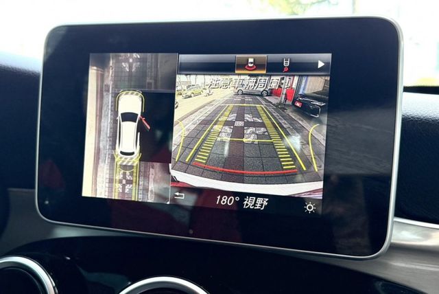 2019年 M-Benz GLC 220d 4MATIC 柴油 總代理 原鈑件 環景影像 電動座椅 豪華大空間運動休旅車  第19張相片