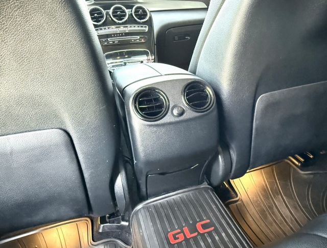 2019年 M-Benz GLC 220d 4MATIC 柴油 總代理 原鈑件 環景影像 電動座椅 豪華大空間運動休旅車  第20張相片
