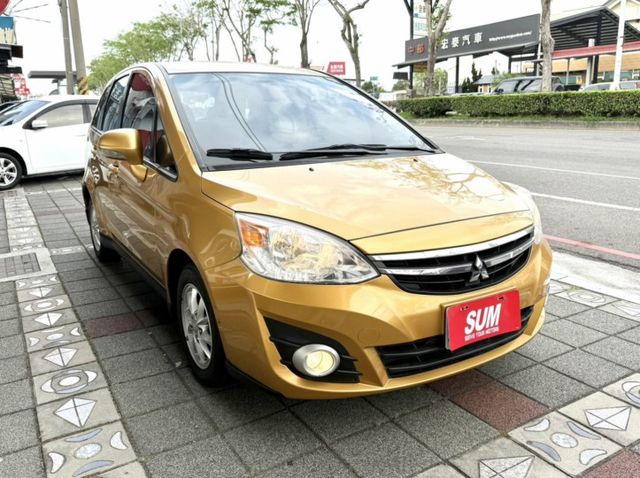 2014年 Mitsubishi Colt Plus 1.5 豪華型 恆溫空調 I-Key 倒車顯影 都會小型休旅首選  第3張相片