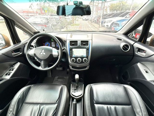 2014年 Mitsubishi Colt Plus 1.5 豪華型 恆溫空調 I-Key 倒車顯影 都會小型休旅首選  第12張相片