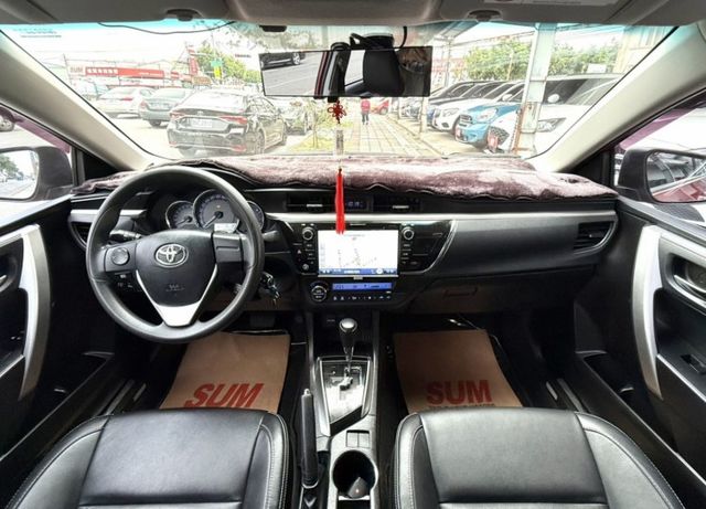 2015年 Toyota Altis 1.8 經典版 原鈑件 只跑7萬 恆溫 定速 升級9吋安卓機及配件 通勤族代步首選  第12張相片