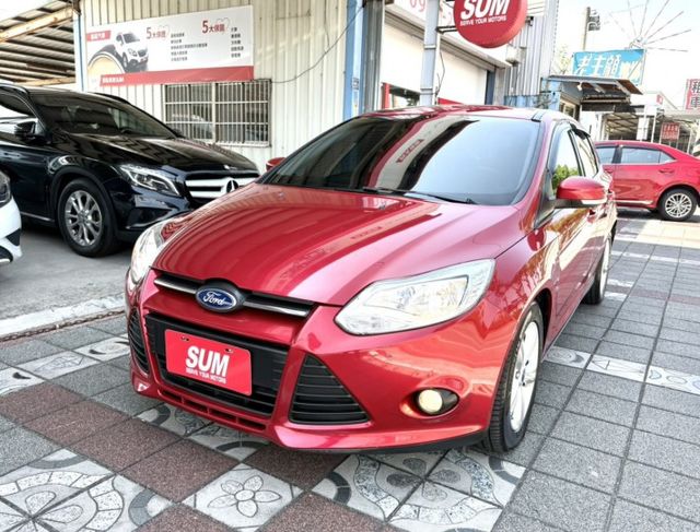 2013年 FORD Focus 5D 1.6 汽油時尚型 認證車 雙區恆溫 循跡防滑 空間大 高CP值的都會代步小車  第1張相片