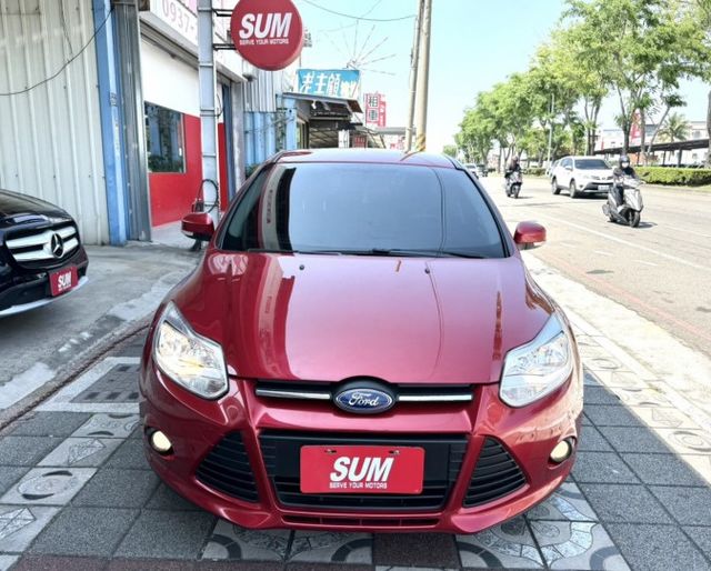 2013年 FORD Focus 5D 1.6 汽油時尚型 認證車 雙區恆溫 循跡防滑 空間大 高CP值的都會代步小車  第2張相片