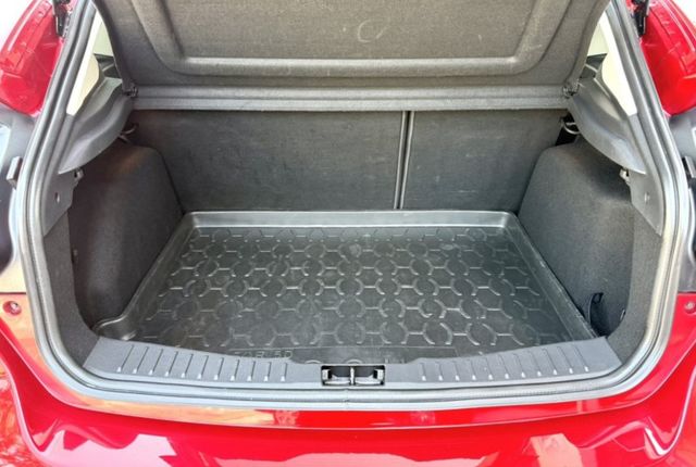 2013年 FORD Focus 5D 1.6 汽油時尚型 認證車 雙區恆溫 循跡防滑 空間大 高CP值的都會代步小車  第8張相片