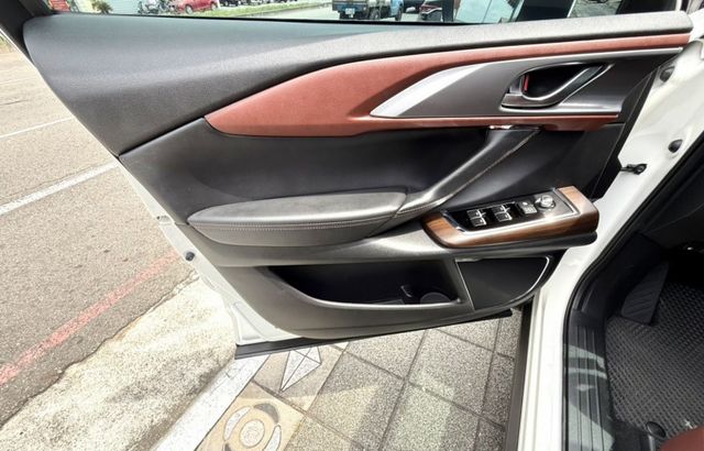 2019年 Mazda CX-9 SKY-G AWD 旗艦進化版 豪華7人座 原鈑件 ACC跟車 環景 日系高質感休旅  第17張相片