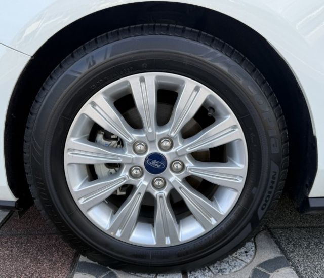 2019年 Ford Focus 5D 時尚經典型 1.5渦輪 原鈑件 僅跑5萬公里  市場最夯的五門小鋼砲  第10張相片