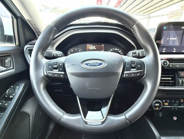 2019年 Ford Focus 5D 時尚經典型 1.5渦輪 原鈑件 僅跑5萬公里  市場最夯的五門小鋼砲  第11張相片