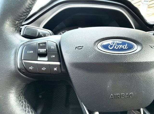 2019年 Ford Focus 5D 時尚經典型 1.5渦輪 原鈑件 僅跑5萬公里  市場最夯的五門小鋼砲  第15張相片
