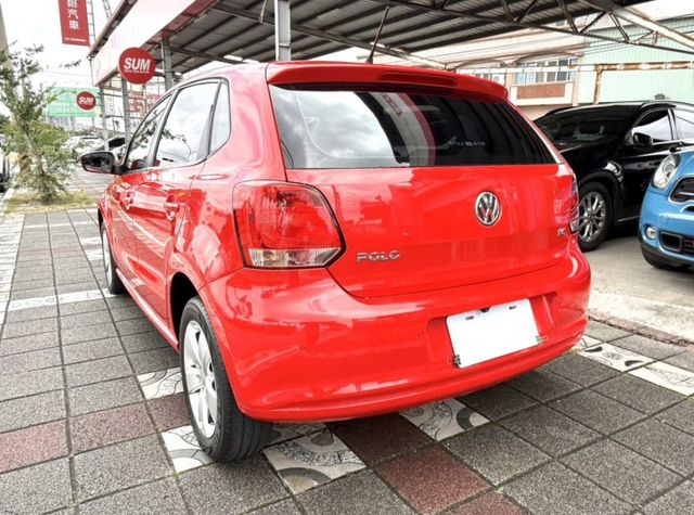 2014年 福斯 POLO HB 1.6 CL 認證車 升級大螢幕安卓機 好開省油 小資女的最佳時尚代步小車  第4張相片