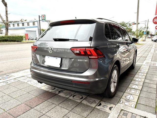 2017年 福斯 Tiguan 280 TSI Smartline  1.4 渦輪 原鈑件 大空間大馬力 新世代運動休旅  第5張相片