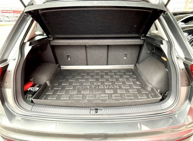 2017年 福斯 Tiguan 280 TSI Smartline  1.4 渦輪 原鈑件 大空間大馬力 新世代運動休旅  第8張相片